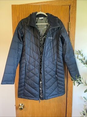 Columbia Women's Black Quilted Long Hooded Ski Jacket